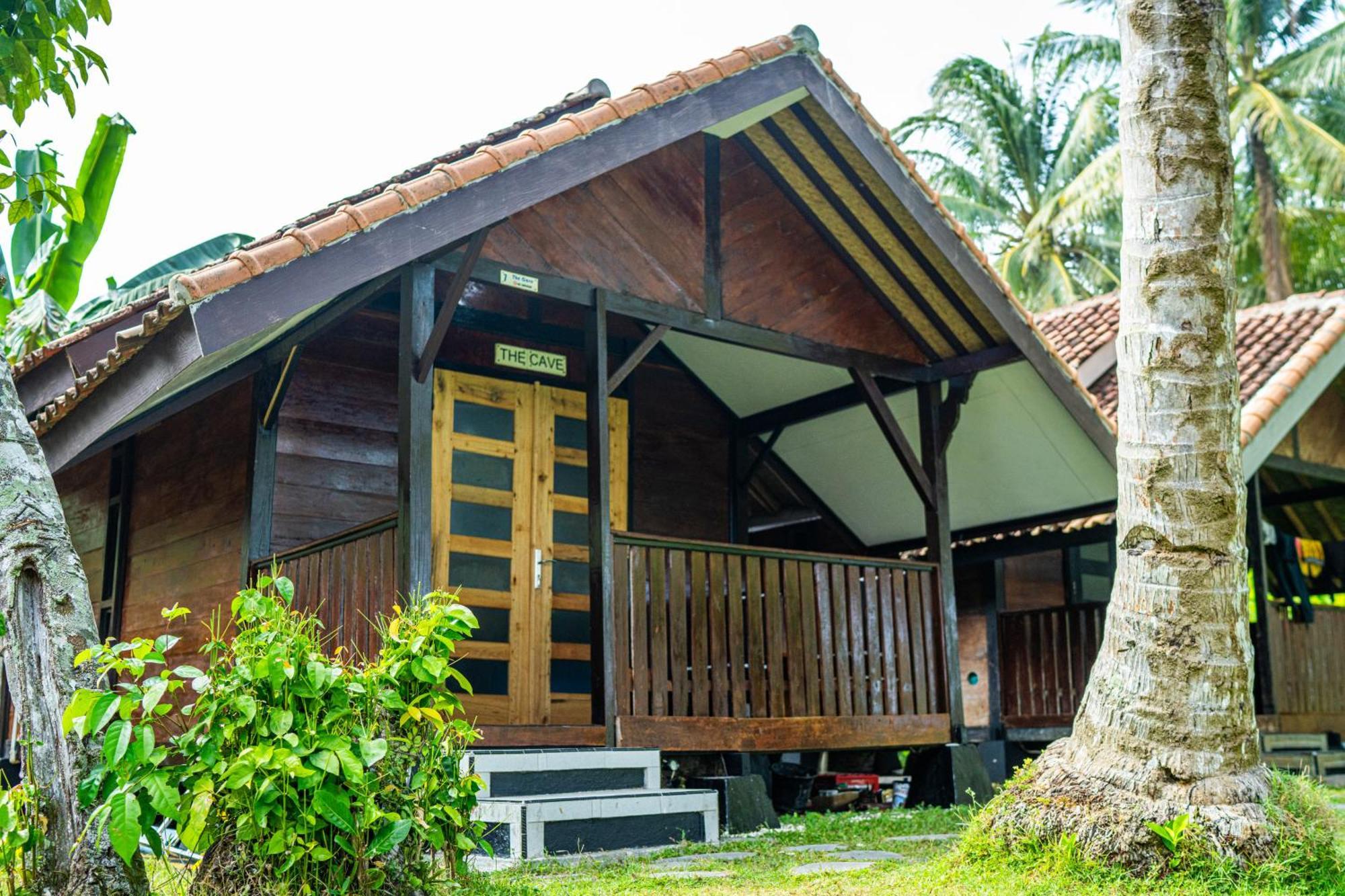 Sumatra Surf Resort Biha Exteriör bild